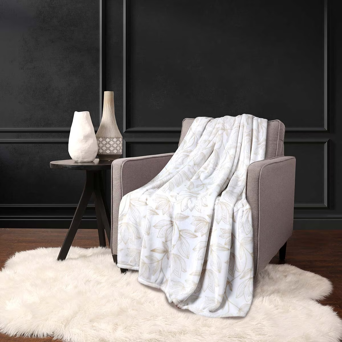Life Comfort White Floral Printed Plush Throw, 152 x 177 cm