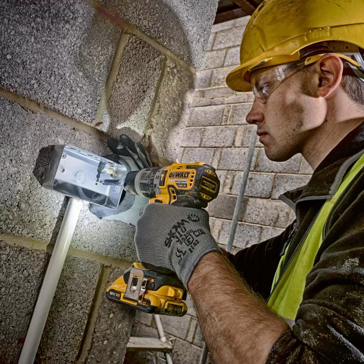 DEWALT® Brushless Hammer Drill Driver Kit, 2 X 2 Ah Batteries With Kit Bag