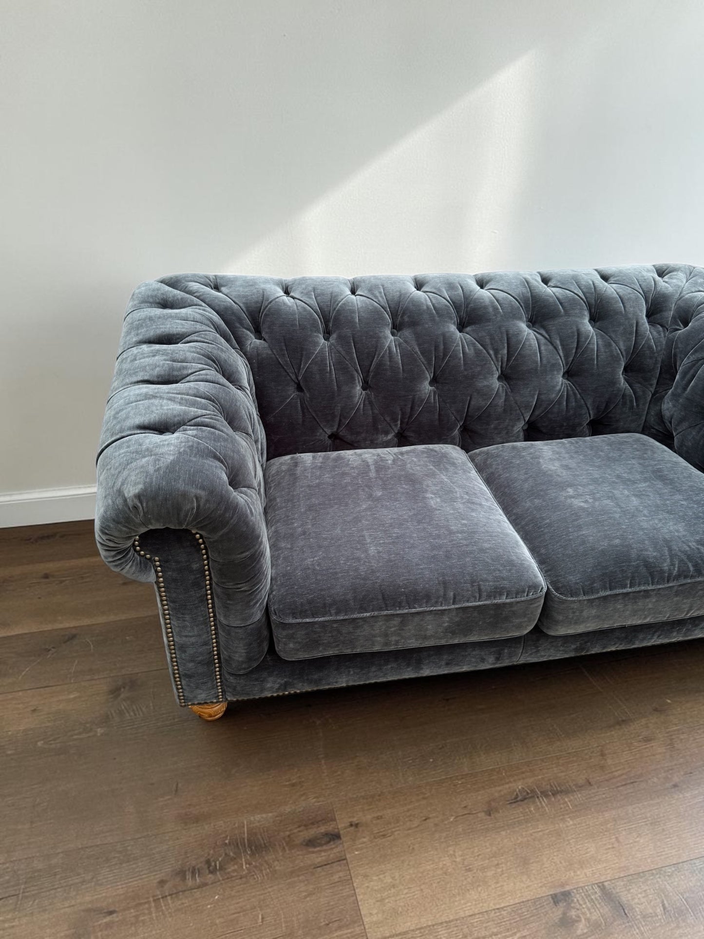 Prospera Home Allington 2 Seater Navy Fabric Chesterfield Sofa Pocket Coil