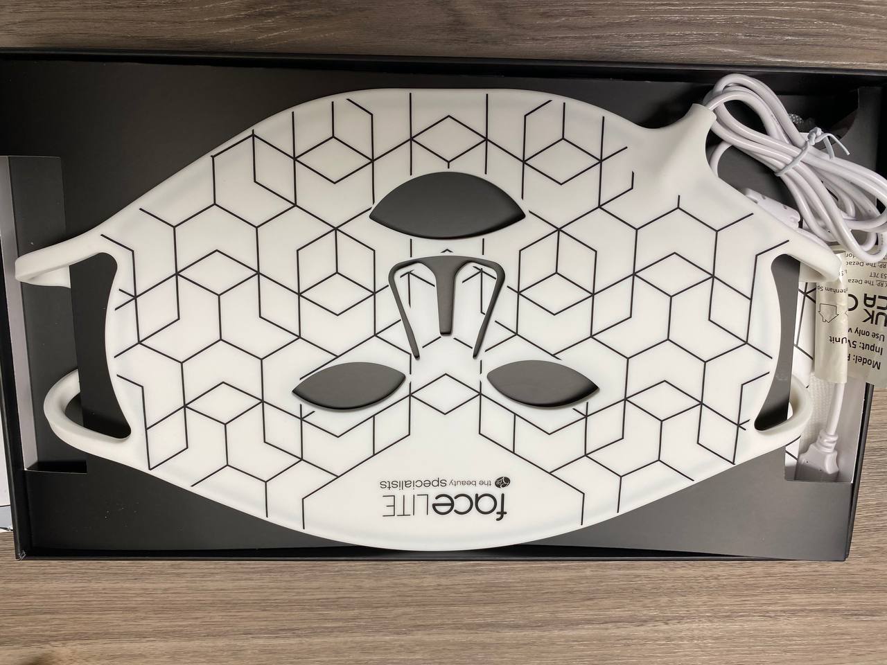 Rio Facelite LED Face Mask Beauty Boosting Light Therapy Skin Care L18 P36
