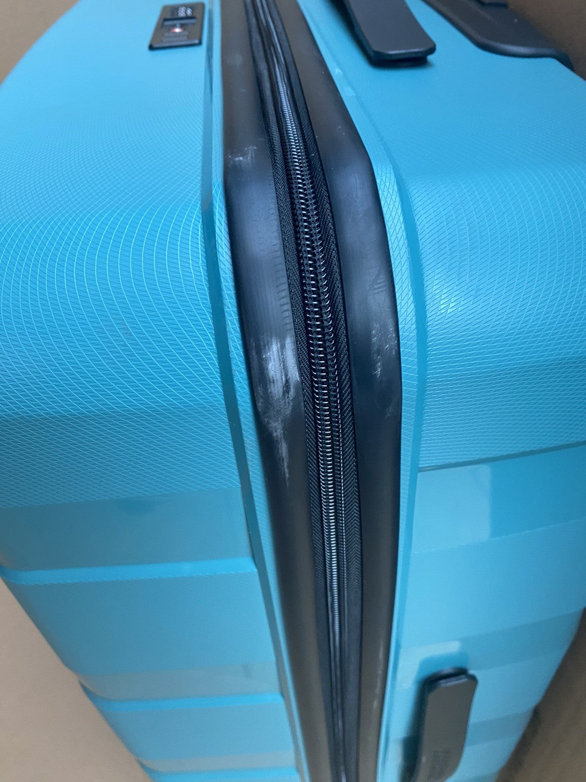 American Tourister Air Move 3 Piece Luggage Set in Teal, Used