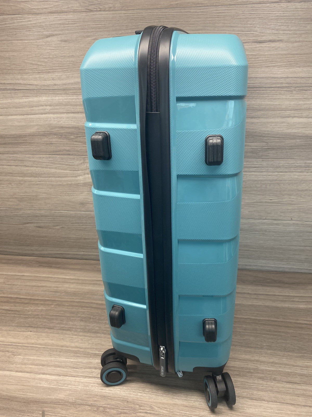 American Tourister Air Move 3 Piece Luggage Set in Teal, Ex-Display