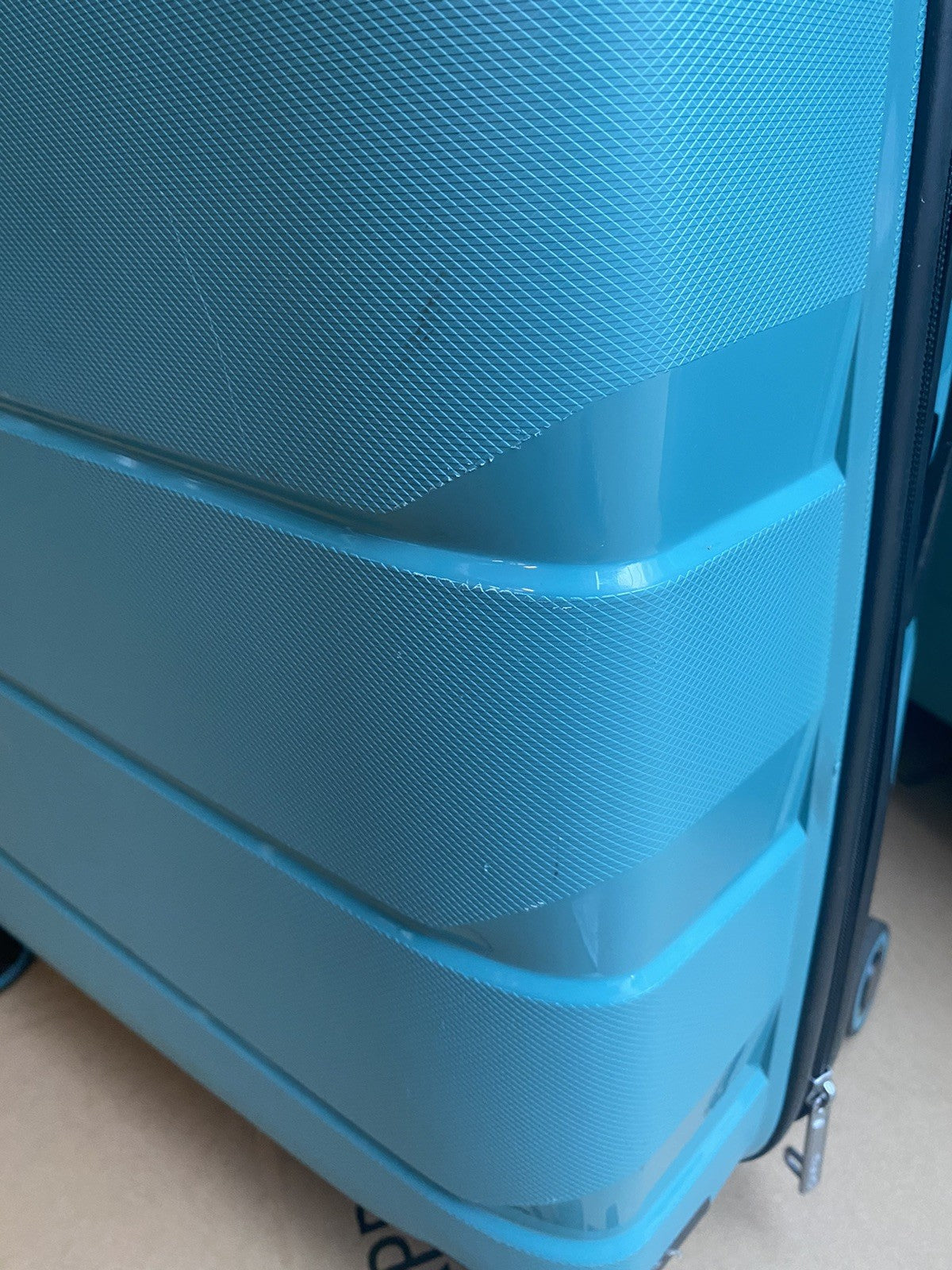 American Tourister Air Move 3 Piece Luggage Set in Teal, Used