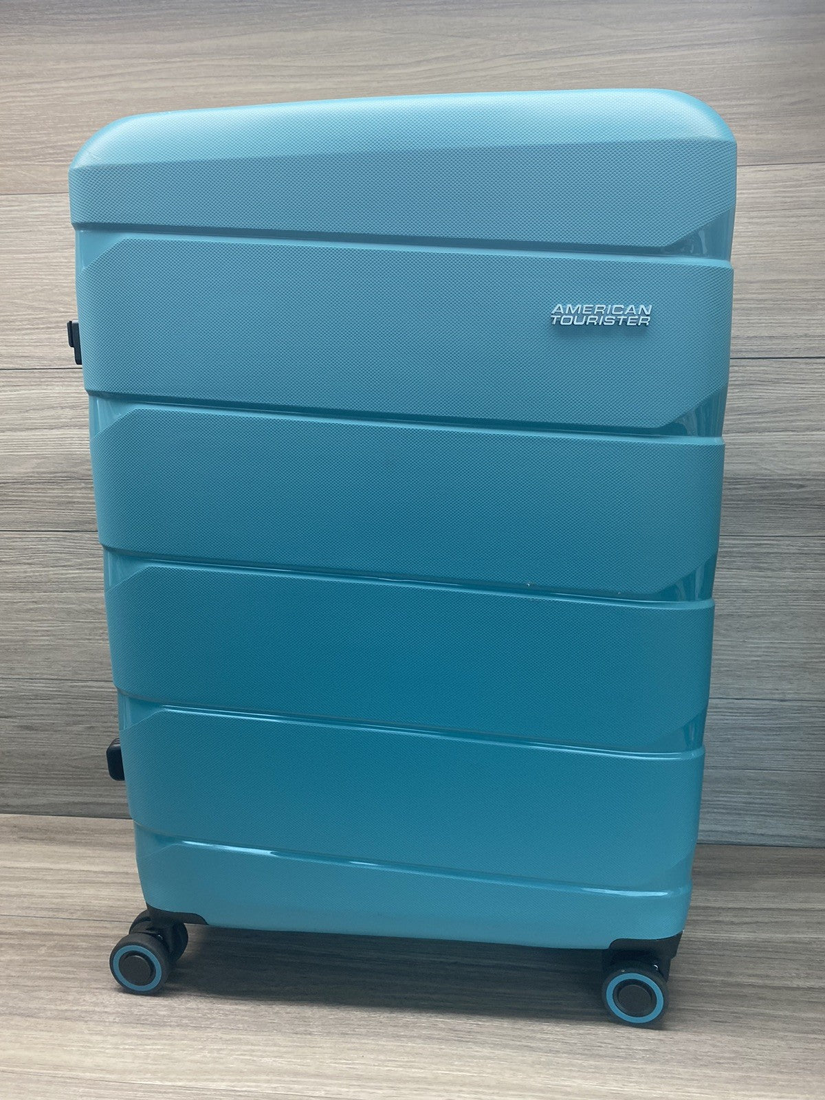 American Tourister Air Move 3 Piece Luggage Set in Teal, Ex-Display