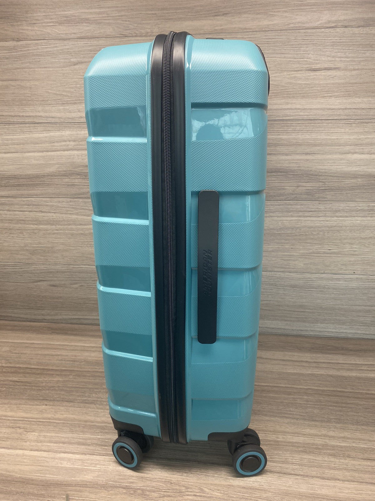 American Tourister Air Move 3 Piece Luggage Set in Teal, Ex-Display