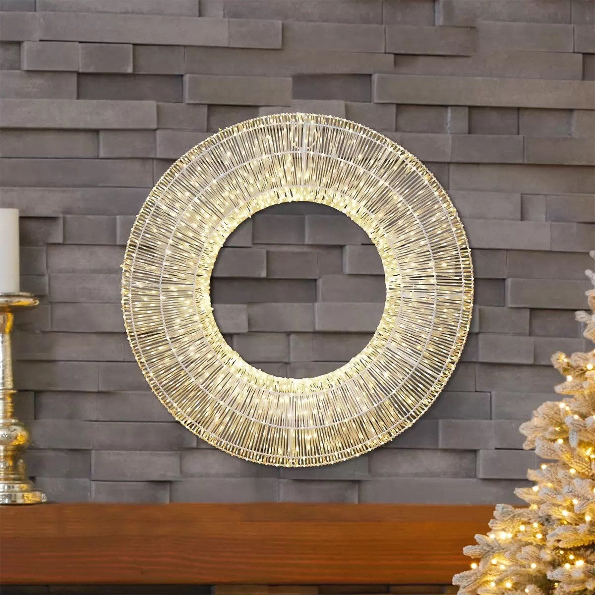 28 Inch Wreath with 1900 LED Lights Colour Warm White