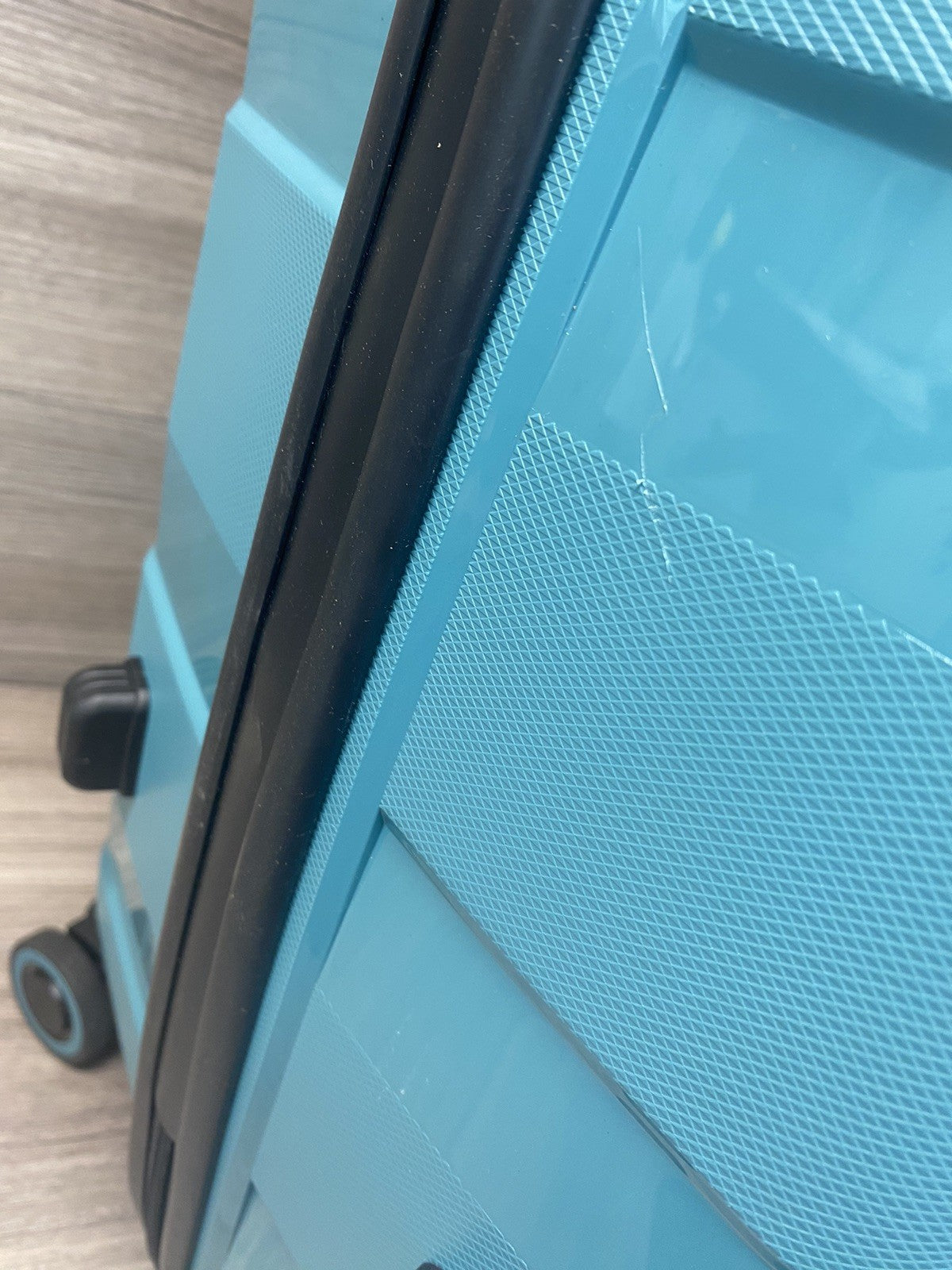 American Tourister Air Move 3 Piece Luggage Set in Teal, Ex-Display