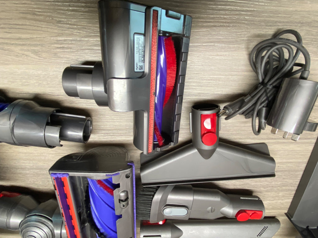 Dyson V8 Absolute Cordless Stick Vacuum Cleaner 476596-01 Orange 40 Min Runtime