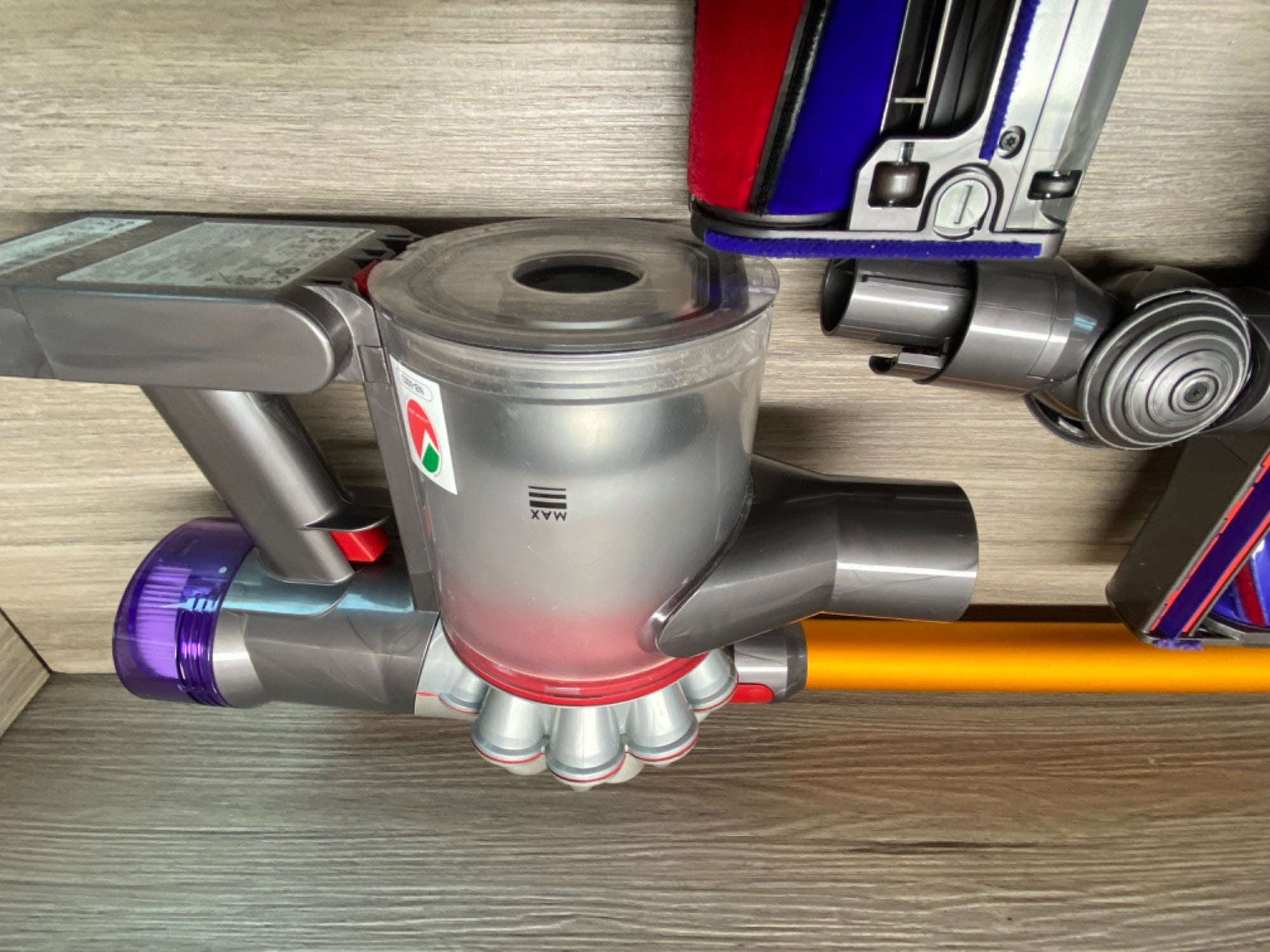 Dyson V8 Absolute Cordless Stick Vacuum Cleaner 476596-01 Orange 40 Min Runtime
