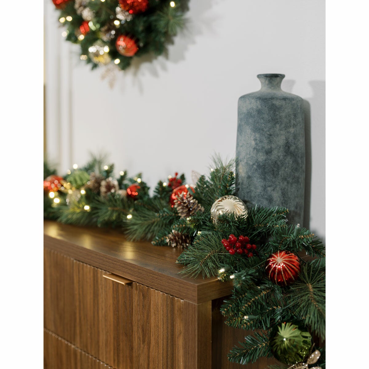 9ft Pre-Lit Christmas Garland 90 LED Twinkling Lights Indoor Outdoor Xmas