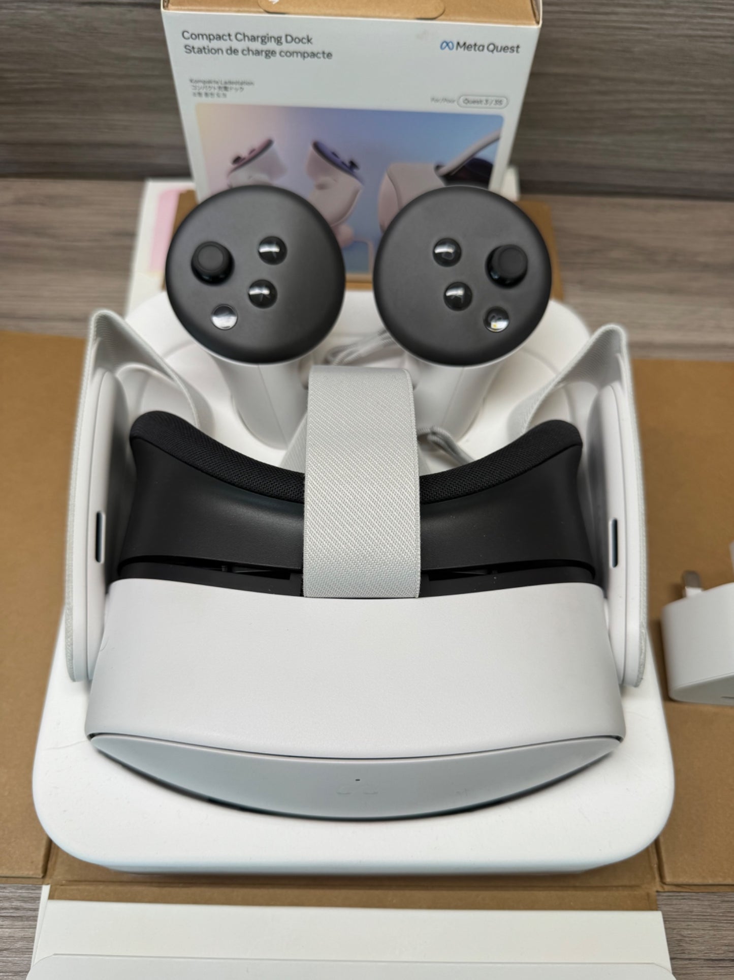 Meta Quest 3S 256GB VR Headset All-in-One Virtual Reality Gaming White Bundle