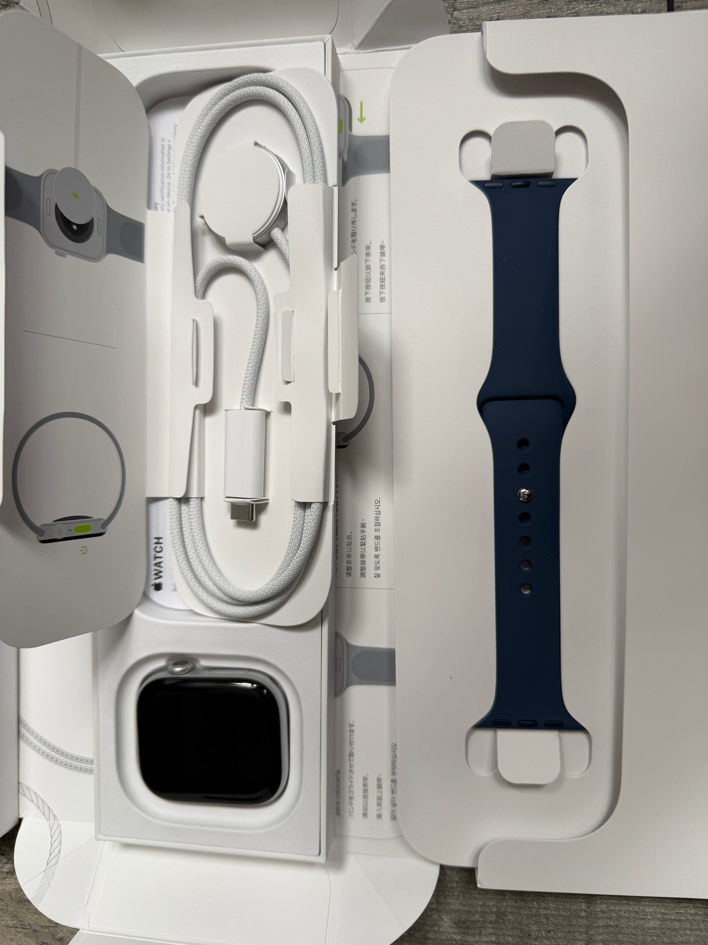 Apple Watch Series 10 GPS 46mm Silver Aluminium Denim Sport Band S/M Smartwatch