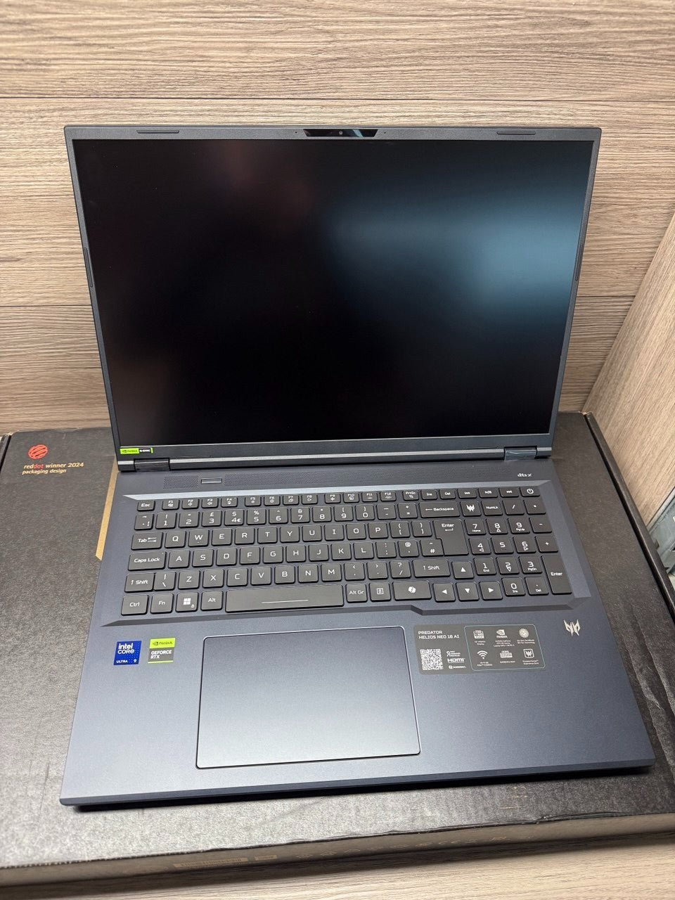 Acer Predator Helios Neo 18" AI Ultra 9 16GB RAM 1TB SSD RTX 5070 NH.QVLEK.006