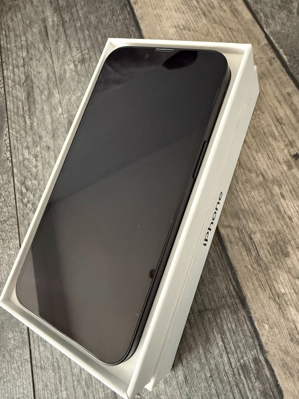 Apple iPhone 16e 256GB Sim Free Mobile Phone in Black, MD1T4QN/A - 82 Cycles