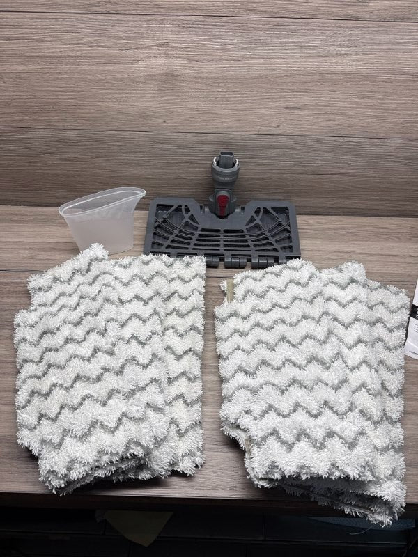 Shark Steam Mop Klik N’ Flip Smartonic Deluxe with 6 Dirt Grip Pads  * Used