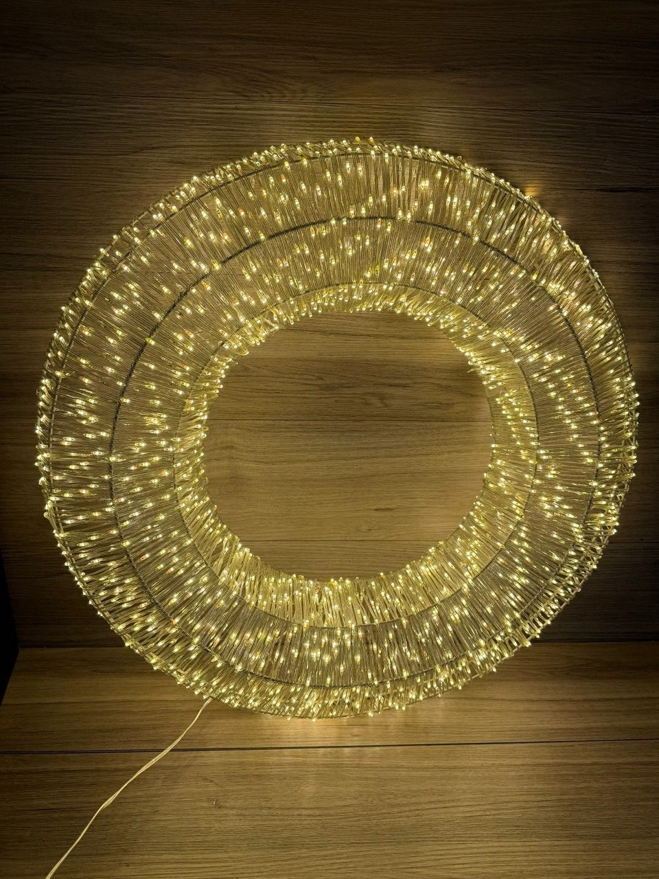 28 Inch Wreath with 1900 LED Lights Colour Warm White