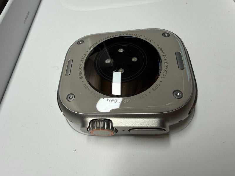 Apple Watch Ultra 2 GPS + Cellular 49mm Titanium Case Milanese Large MX5T3QA/A