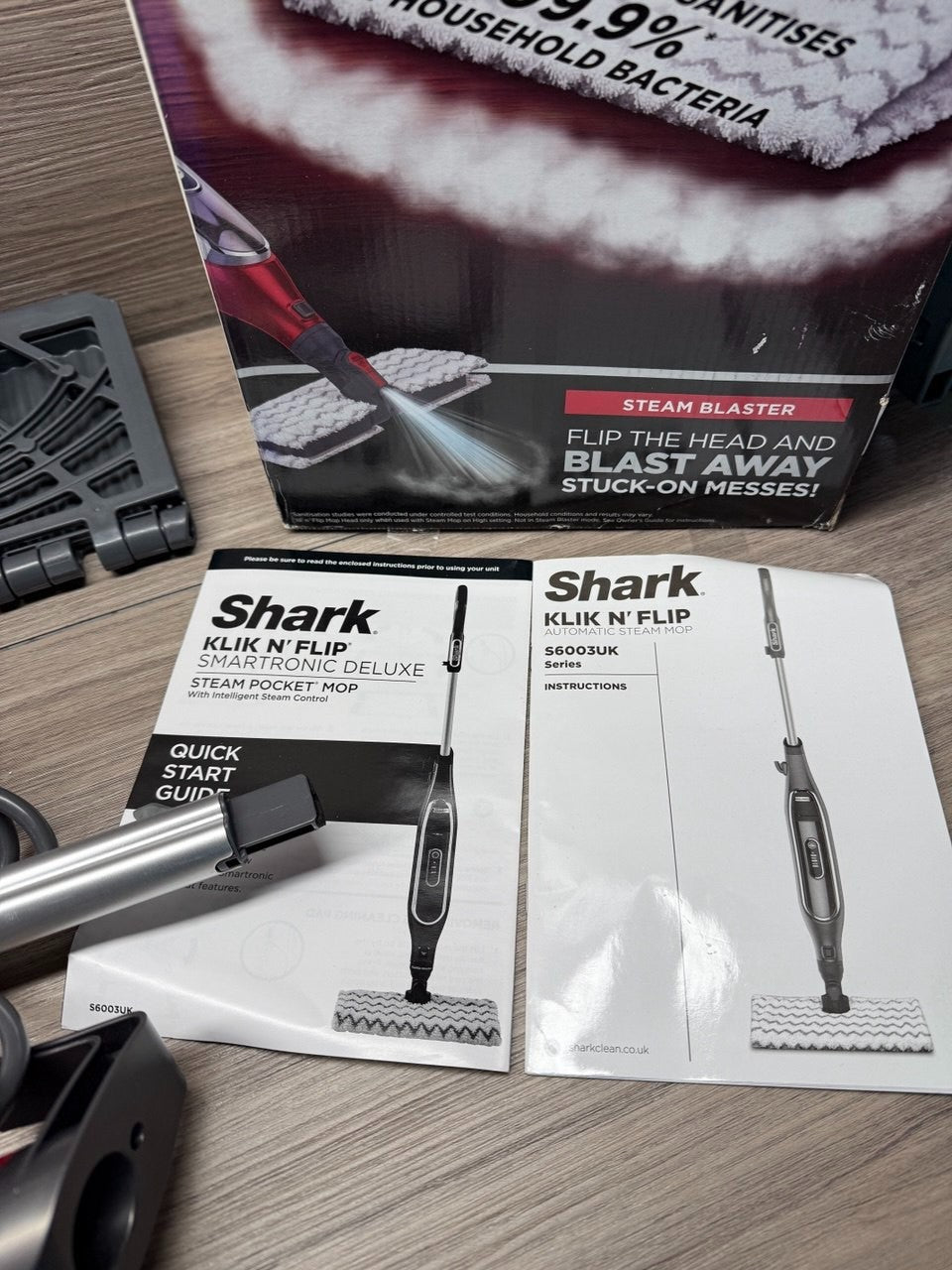 Shark Steam Mop Klik N’ Flip Smartonic Deluxe with 6 Dirt Grip Pads  * Used