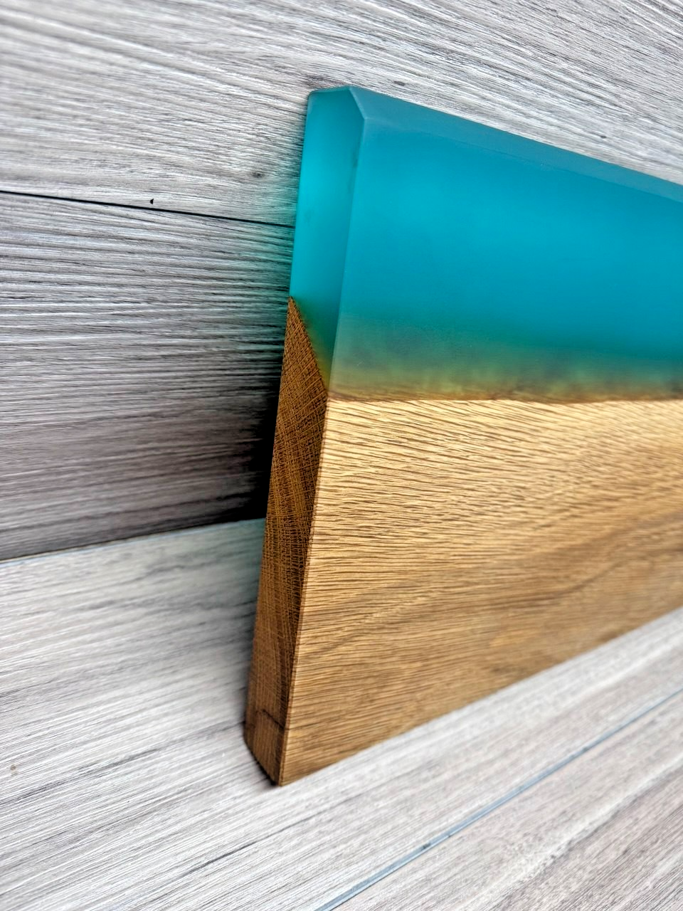 Handmade Oak & Resin chopping board LUEVA.ART