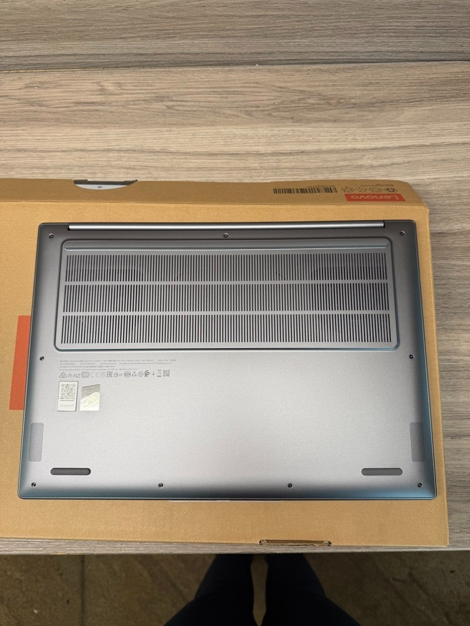 Lenovo IdeaPad Pro 5, Copilot+ PC  AMD AI 5, 24GB RAM 1TB SSD 16 Inch 83JN0023UK