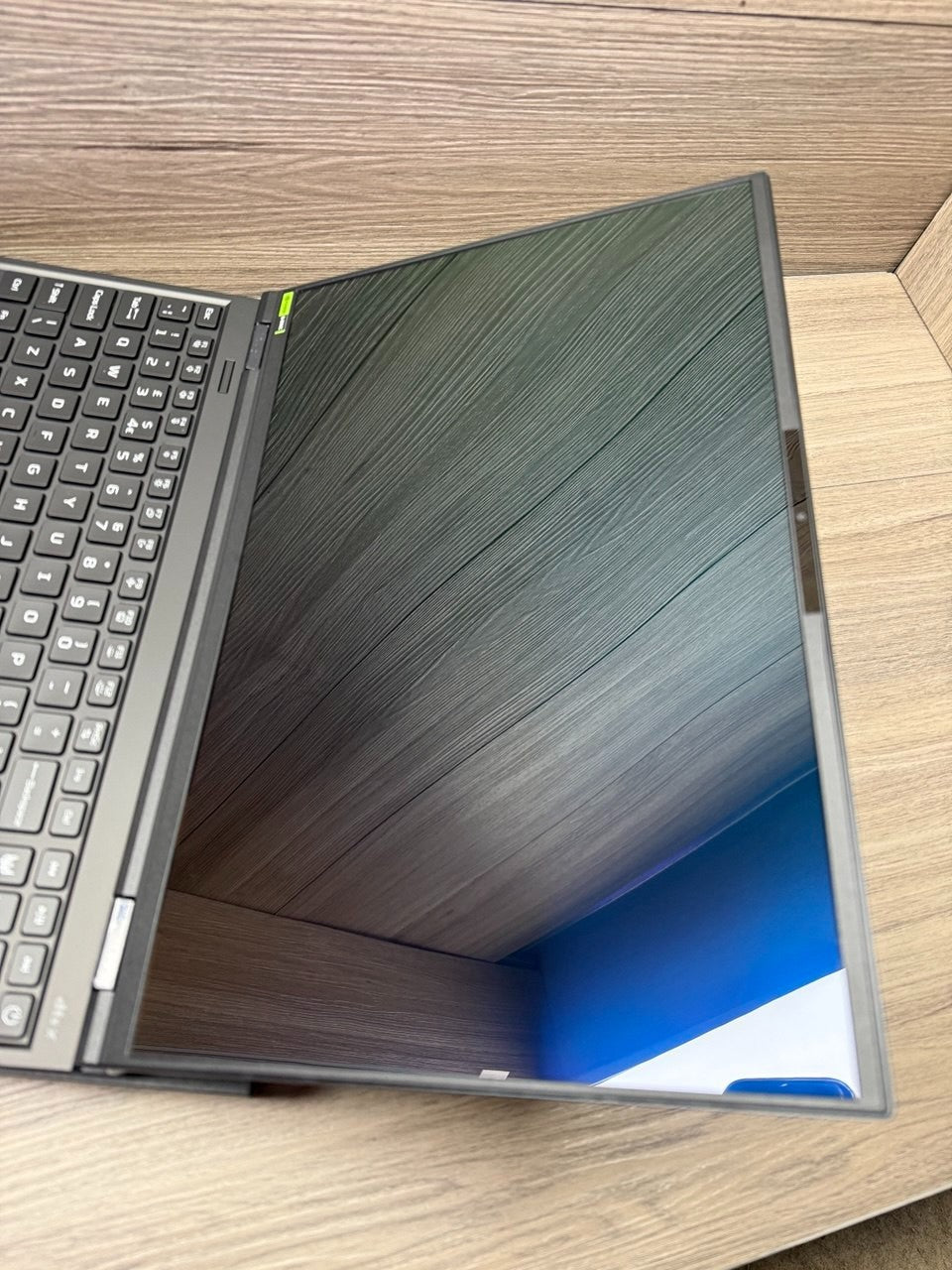 Acer Predator Helios 16 AI Ultra 9 64GB RAM 1TB SSD RTX 5090 Gaming NH.QW0EK.001