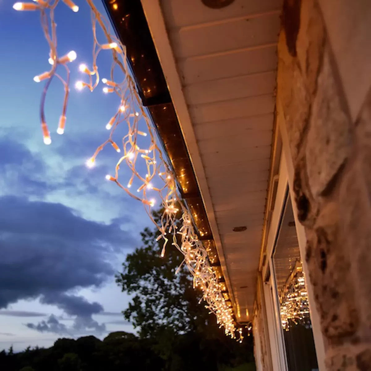 Costco Lights4You 13ft (4m) 152 LED Warm White Outdoor Icicle Light Christmas