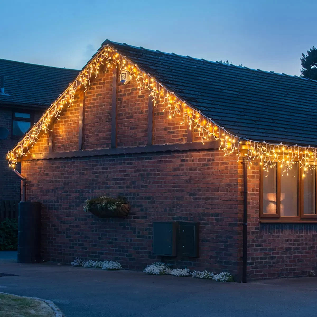 Costco Lights4You 13ft (4m) 152 LED Warm White Outdoor Icicle Light Christmas