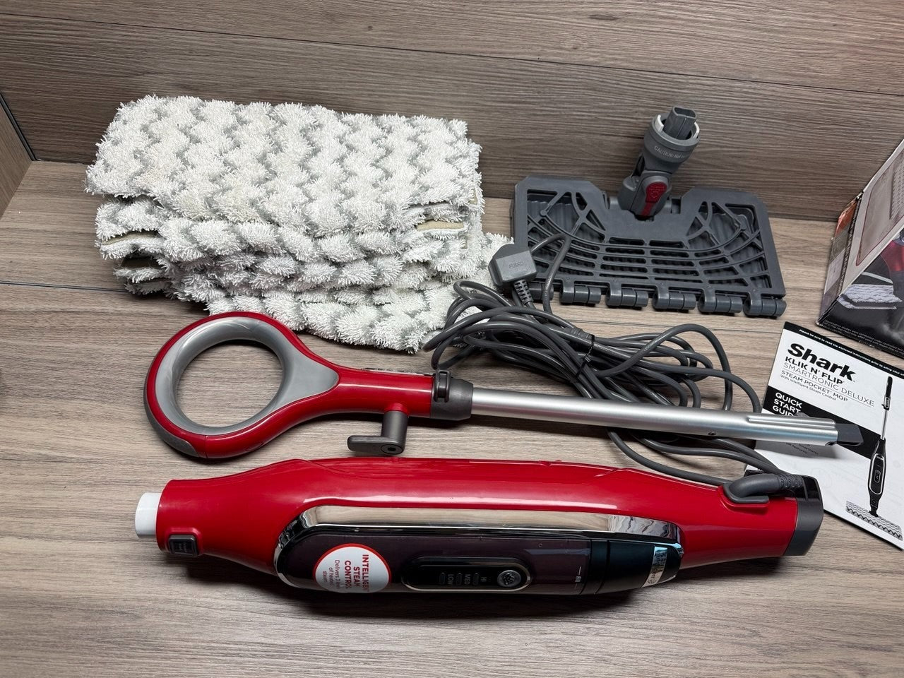 Shark Steam Mop Klik N’ Flip Smartonic Deluxe with 6 Dirt Grip Pads  * Used