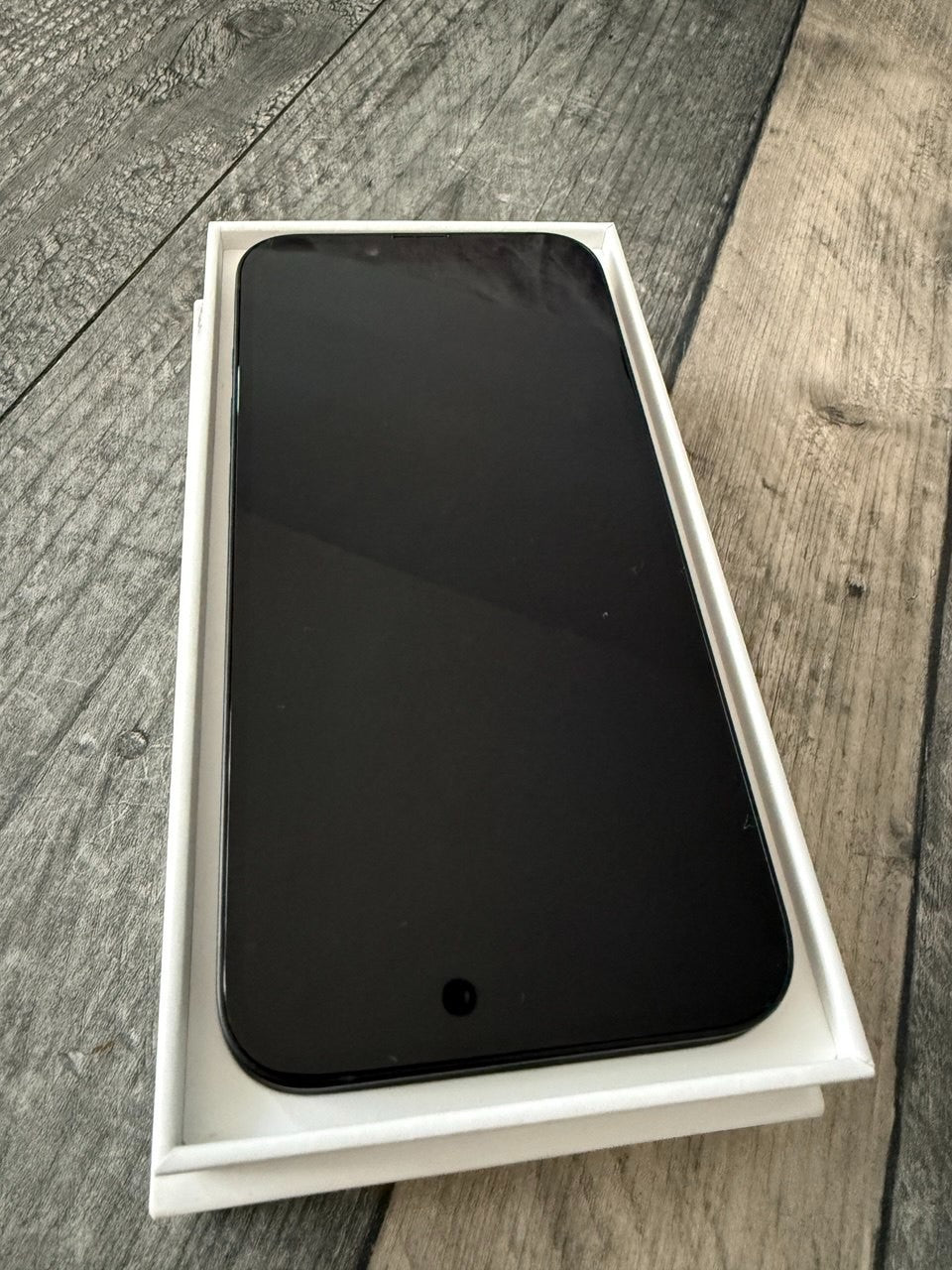 Apple iPhone 16e 256GB Sim Free Mobile Phone in Black, MD1T4QN/A - 82 Cycles