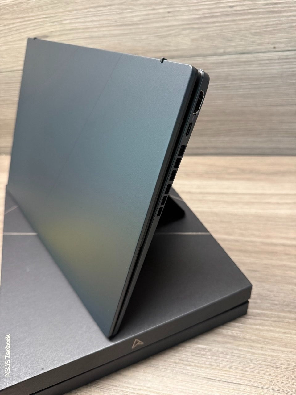 ASUS Zenbook DUO Dual Screen OLED 14" Laptop -Ultra 9, 2TB SSD, 32 GB RAM - Grey