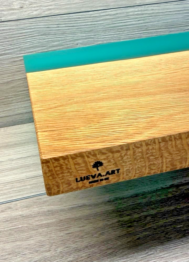 Handmade Oak & Resin chopping board LUEVA.ART