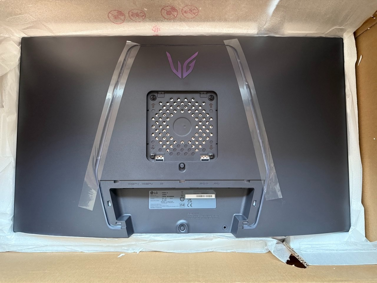 LG UltraGear 27 Inch 4K Ultra HD 240Hz IPS Gaming Monitor, 27G850A-B * 173 Hours