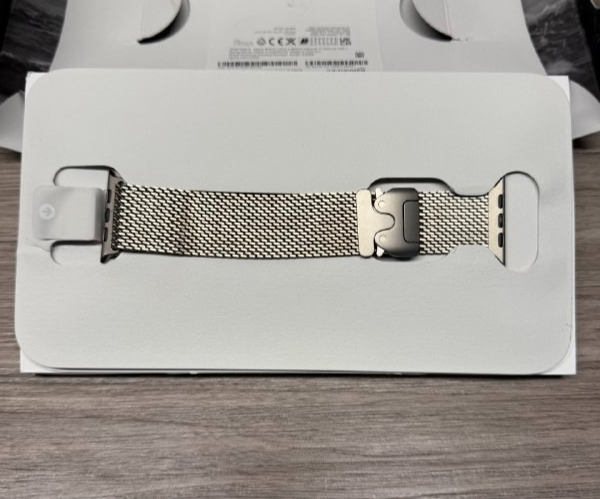 Apple Watch Ultra 2 GPS + Cellular 49mm Titanium Case Milanese Large MX5T3QA/A