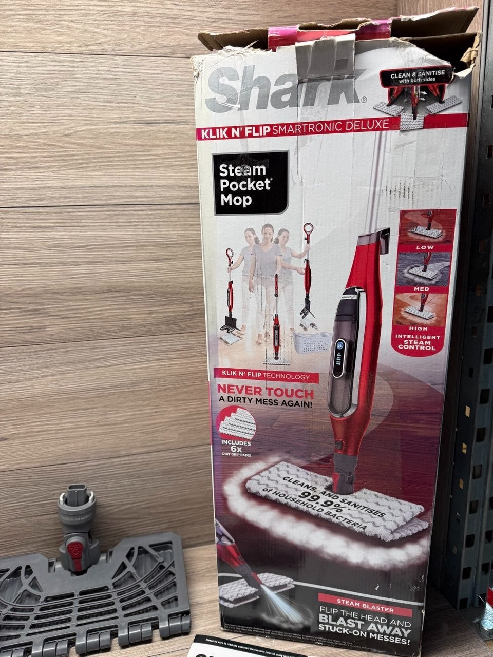 Shark Steam Mop Klik N’ Flip Smartonic Deluxe with 6 Dirt Grip Pads  * Used