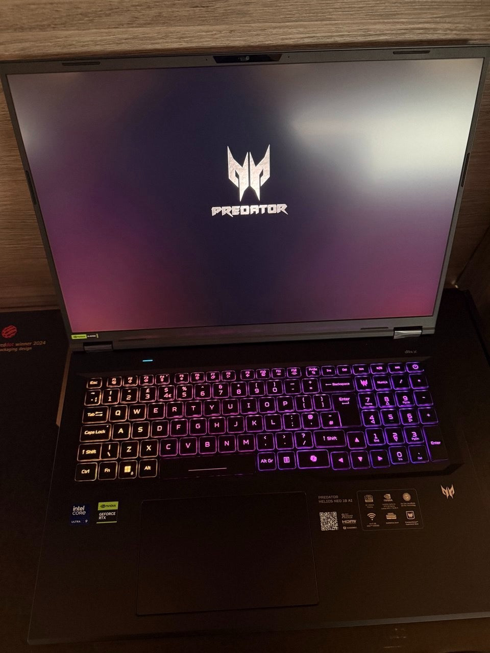 Acer Predator Helios Neo 18" AI Ultra 9 16GB RAM 1TB SSD RTX 5070 NH.QVLEK.006
