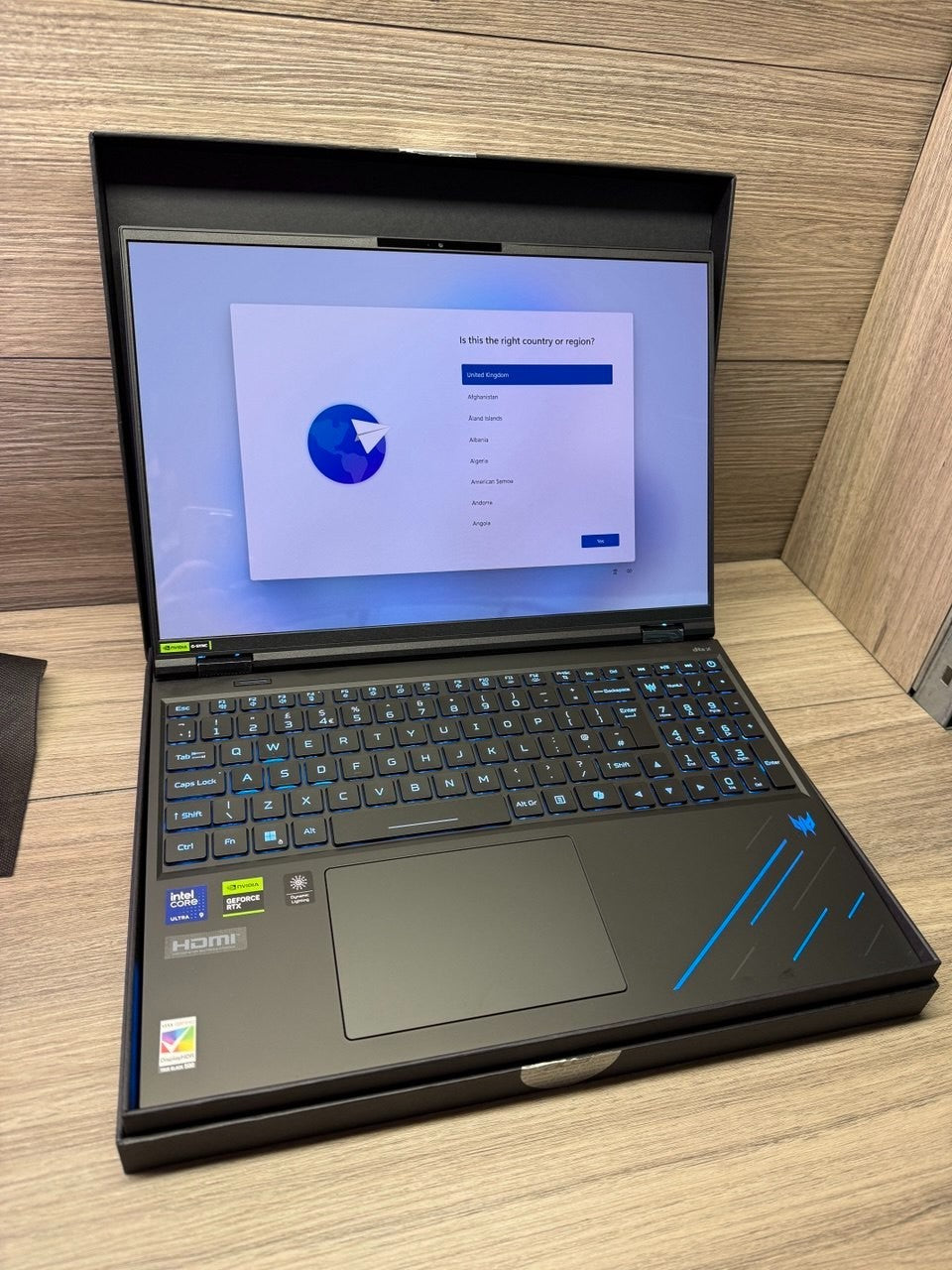 Acer Predator Helios 16 AI Ultra 9 64GB RAM 1TB SSD RTX 5090 Gaming NH.QW0EK.001