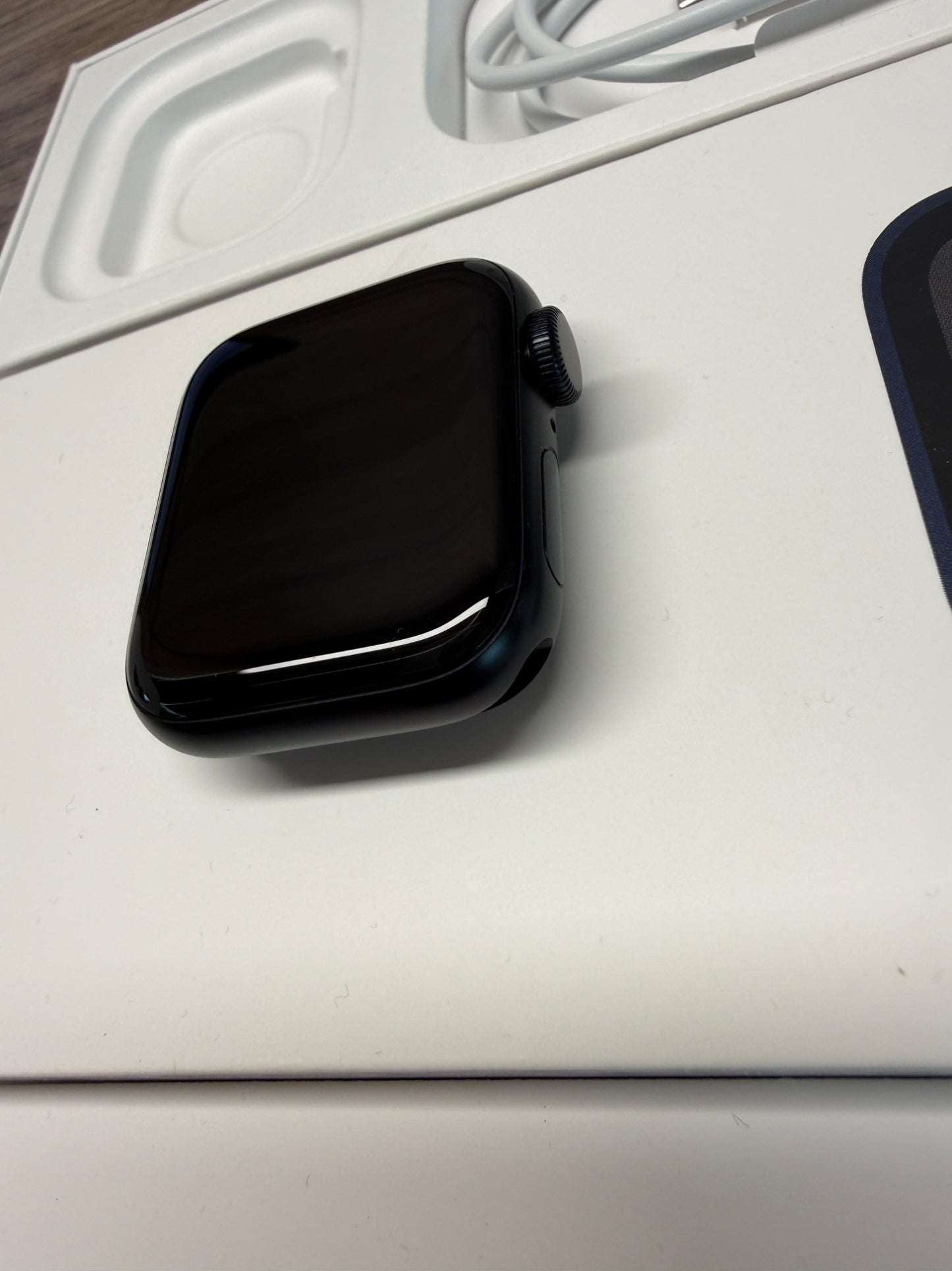 Apple Watch SE 2nd Gen GPS 40mm Midnight Aluminium Sport Band Smartwatch