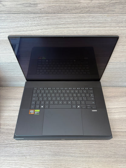 ASUS ProArt H7606WR 16" 4K OLED Laptop Ryzen AI 9 32GB 2TB RTX 5070 Ti Black