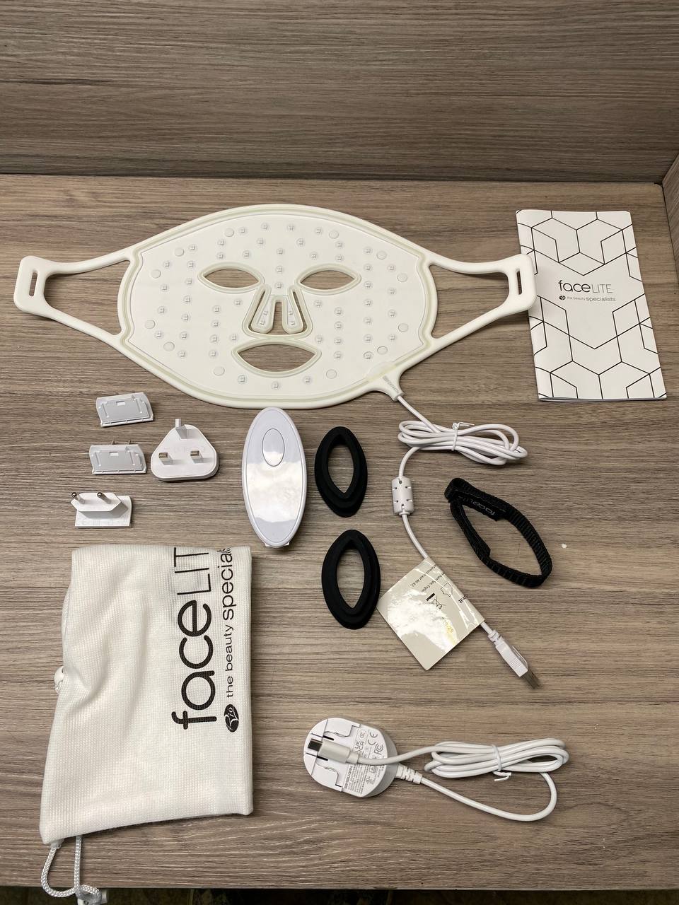 Rio Facelite LED Face Mask Beauty Boosting Light Therapy Skin Care L18 P36