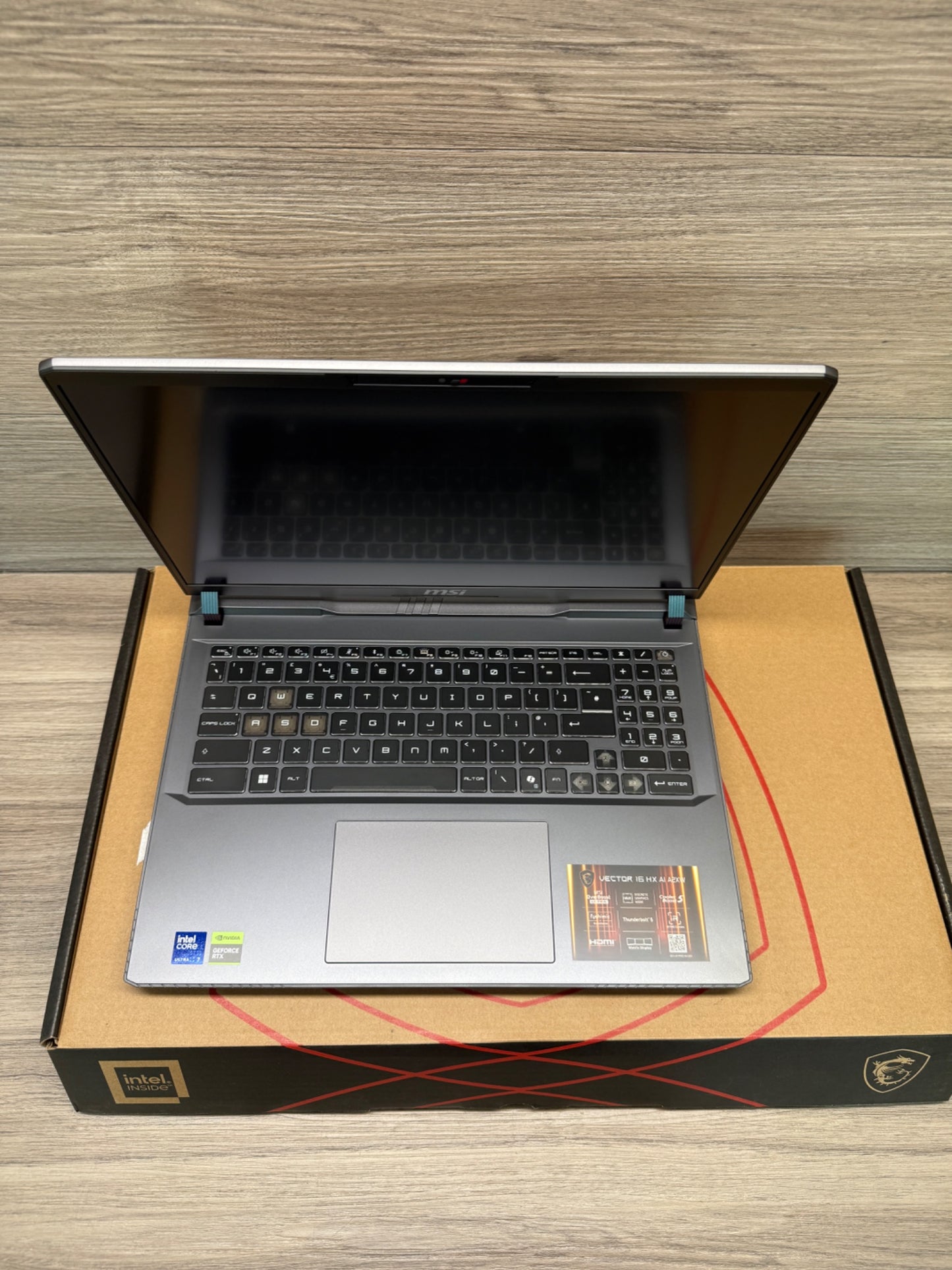 MSI Vector 16 HX AI A2XW, Intel Core Ultra 7, 16GB RAM, 5..., 16"