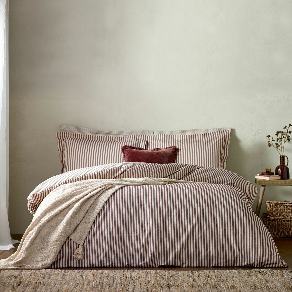 Yard Hebden Super King Duvet Cover Set 144TC 100% Cotton Beetroot Stripe