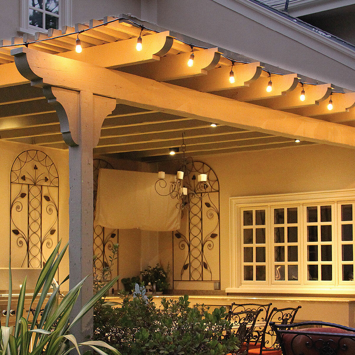 Feit 48ft LED Outdoor String Lights 24 Bulb IP44 Weatherproof Garden Black