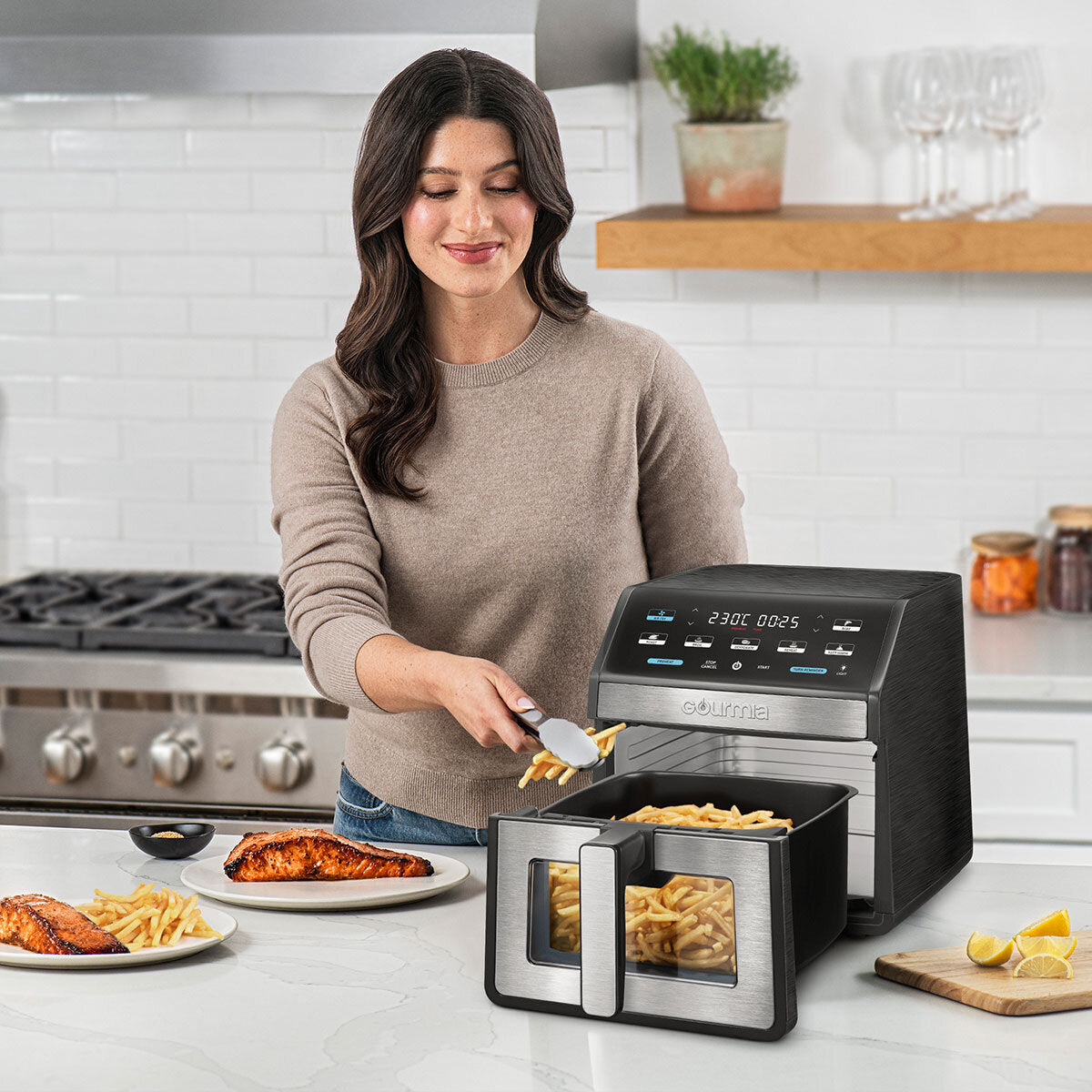 Gourmia 7.6L Digital Air Fryer Window Light 7 Preset 230°C Nonstick Black