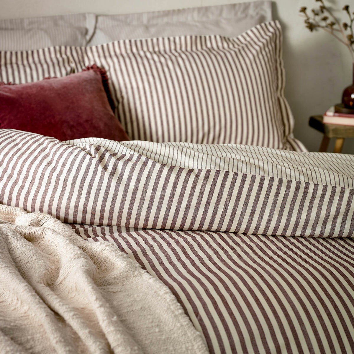 Yard Hebden Super King Duvet Cover Set 144TC 100% Cotton Beetroot Stripe