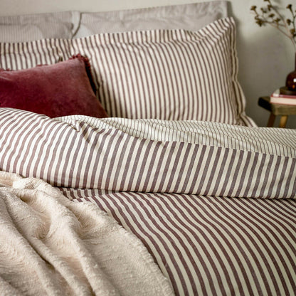 Yard Hebden Super King Duvet Cover Set 144TC 100% Cotton Beetroot Stripe