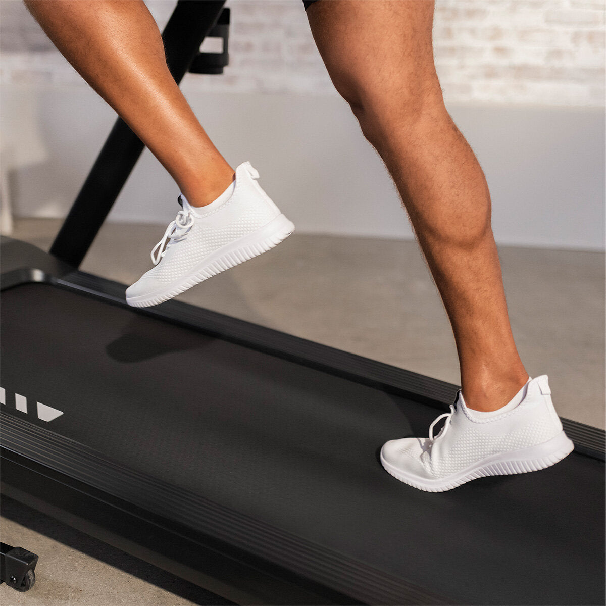 Centr Runr-S Folding Treadmill 3HP Motor 10mph 12% Incline Touchscreen Black