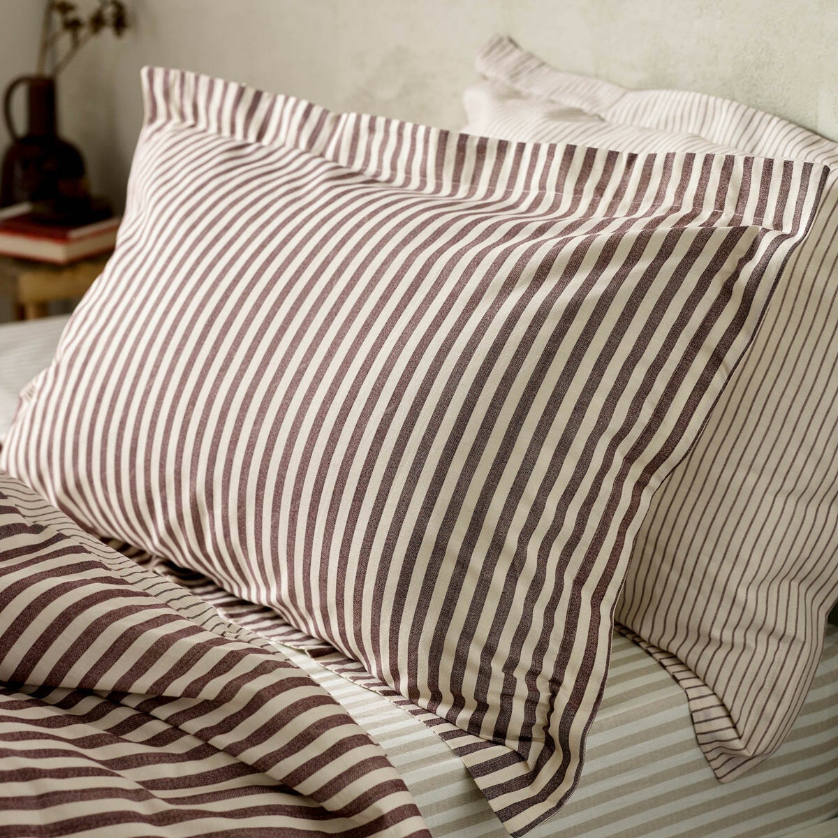 Yard Hebden Super King Duvet Cover Set 144TC 100% Cotton Beetroot Stripe