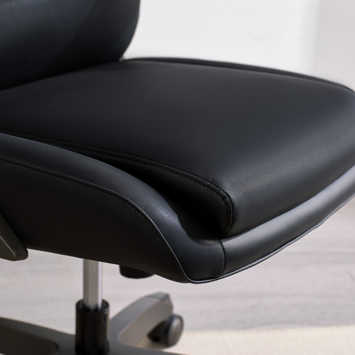 La-Z-Boy Manager Office Chair Black PU Leather Flip Arms Adjustable Height