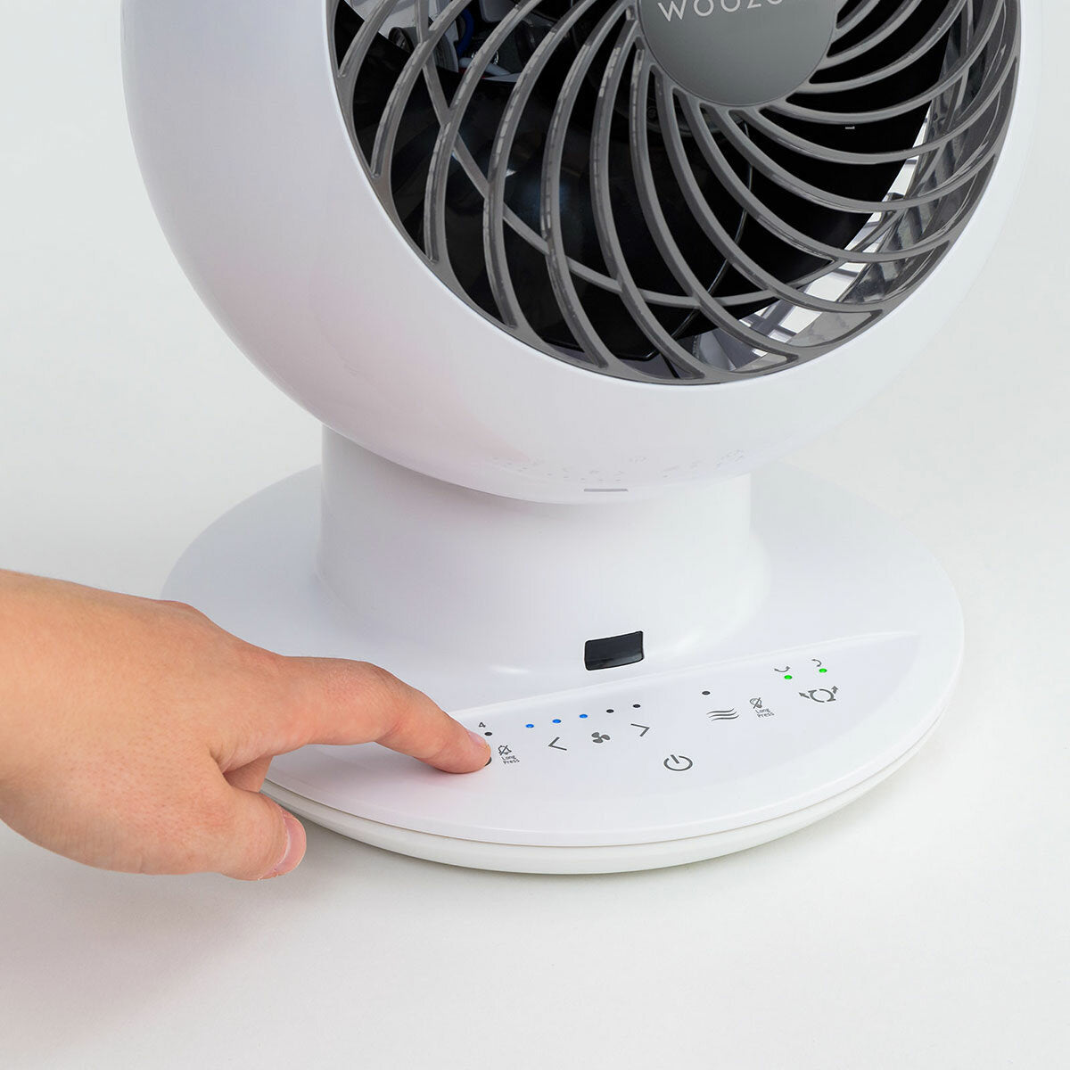 Woozoo IRIS Air Circulator Desk Fan 5 Speed Remote White Oscillating 38W