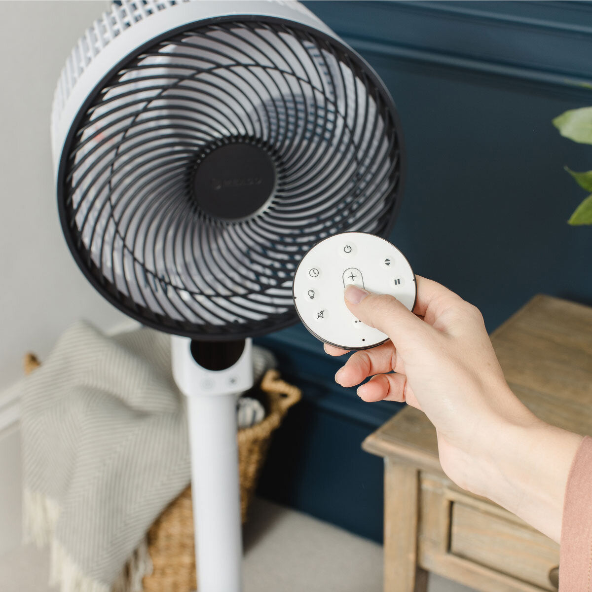 Meaco Sefte 10" 3-in-1 Pedestal Fan Air Circulator 12 Speed DC White Remote